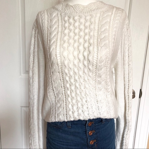 Banana Republic Factory Sweaters - Banana Republic cream sweater